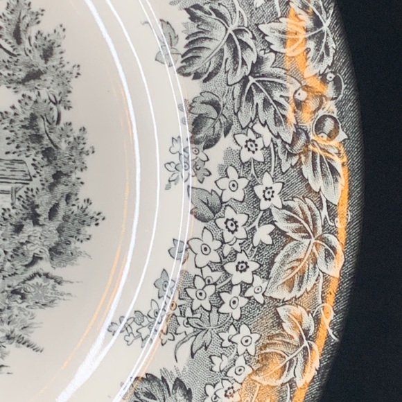 Vintage Wedgwood Queen’s Ware “Romantic England”  Morton Old Hall 10 7/8 dinne - Picture 4 of 7